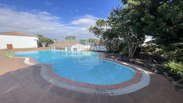 5 soverom Villa til salgs i Villaverde, La Oliva med svømmebasseng - € 970 000 (Ref: 10118653)