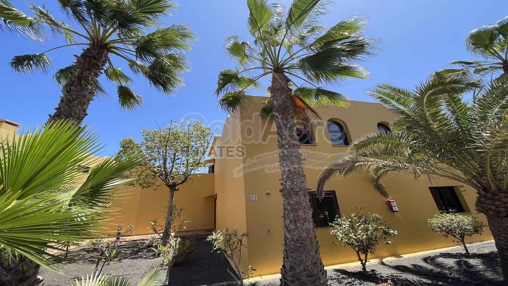 1 bedroom Apartment for sale in Corralejo with pool - € 225,000 (Ref: 10150196)