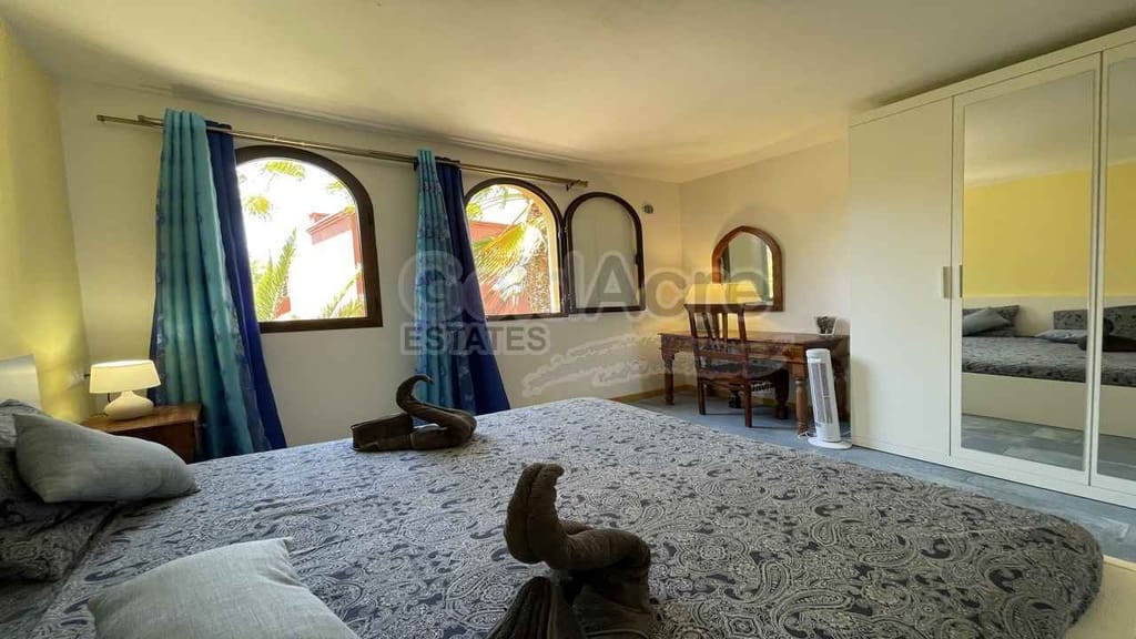 1 bedroom Apartment for sale in Corralejo with pool - € 225,000 (Ref: 10150196)