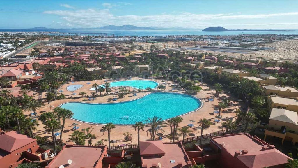 1 bedroom Apartment for sale in Corralejo with pool - € 225,000 (Ref: 10150196)
