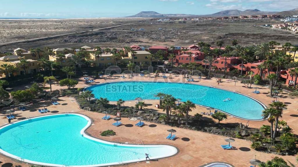 1 bedroom Apartment for sale in Corralejo with pool - € 225,000 (Ref: 10150196)