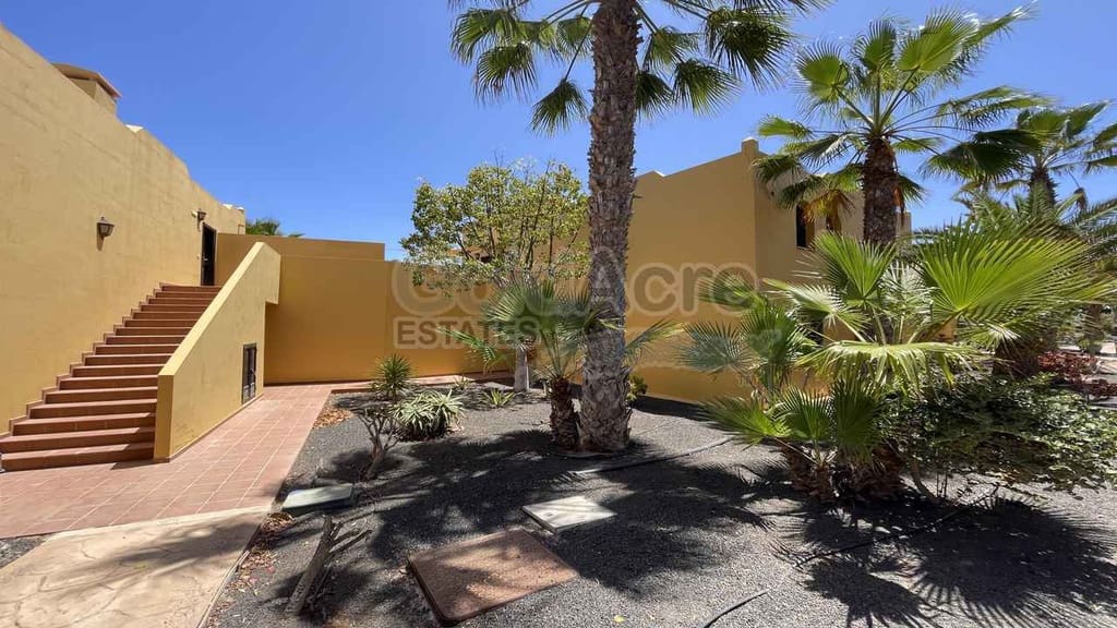 1 bedroom Apartment for sale in Corralejo with pool - € 225,000 (Ref: 10150196)