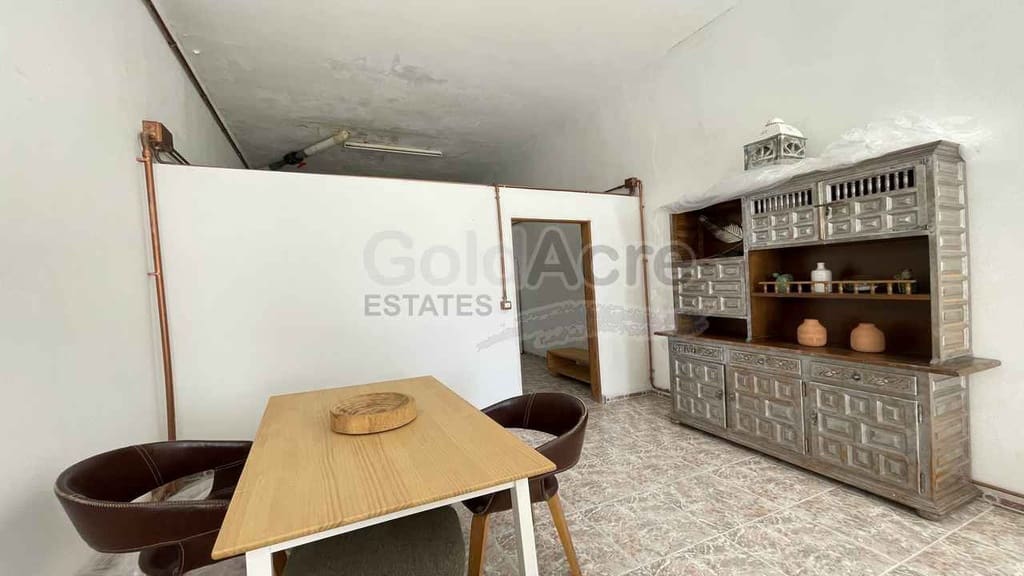 Kaupallinen myytävänä paikassa Puerto del Rosario - 92 000 € (Ref: 10154504)