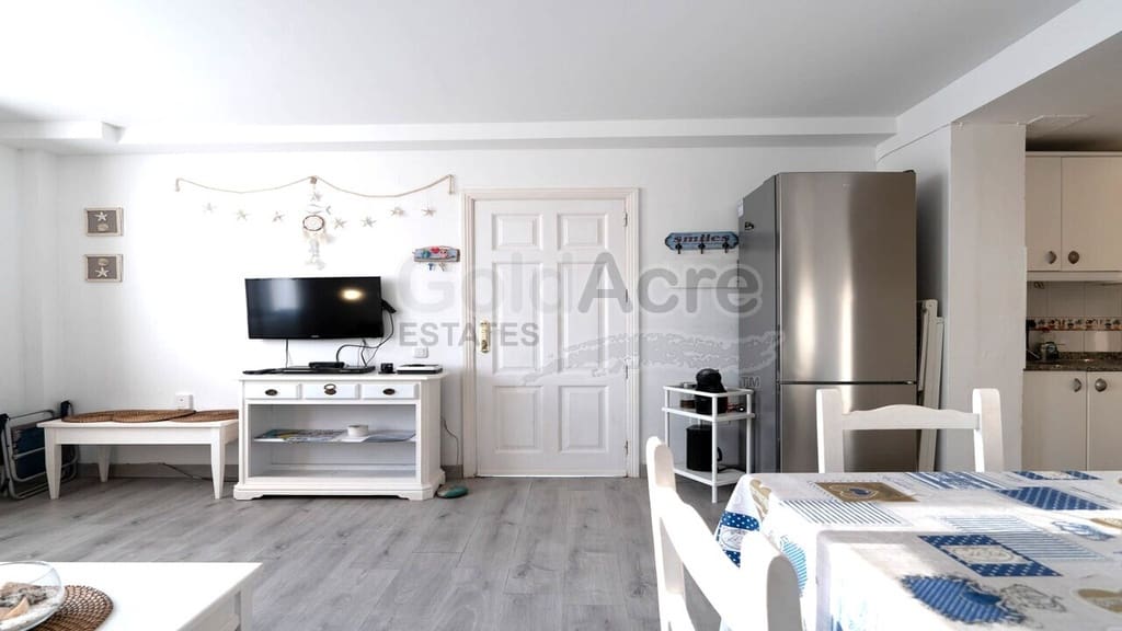 1 slaapkamer Appartement te koop in Corralejo met zwembad - € 215.000 (Ref: 10158854)