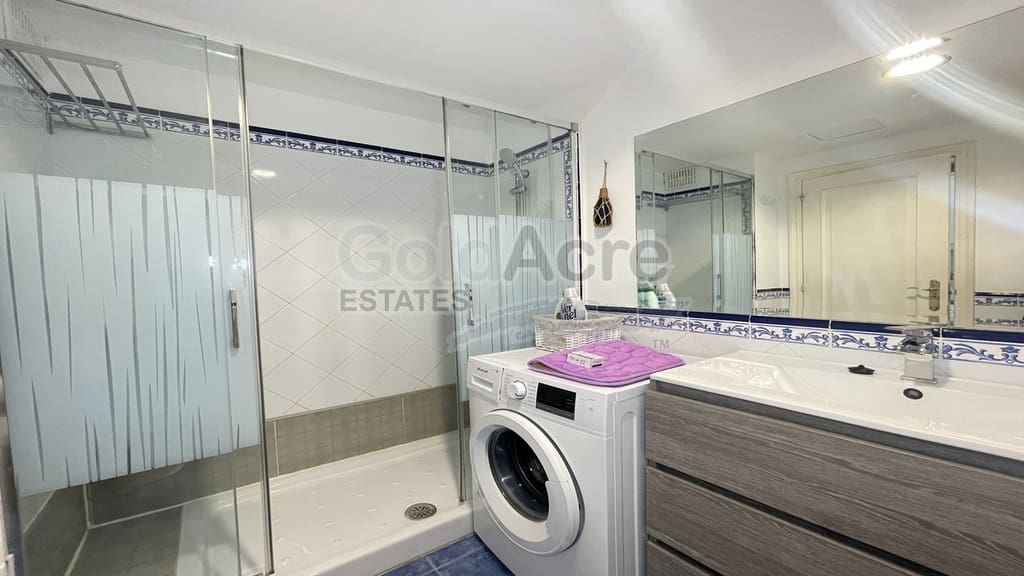 1 bedroom Apartment for sale in Corralejo with pool - € 215,000 (Ref: 10158854)