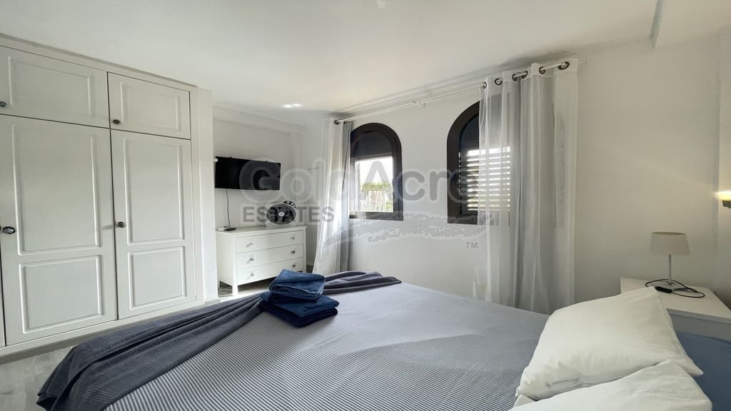 1 bedroom Apartment for sale in Corralejo with pool - € 215,000 (Ref: 10158854)