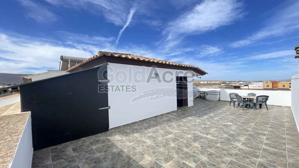 3 bedroom Terraced Villa for sale in La Oliva with pool - € 249,000 (Ref: 10162080)