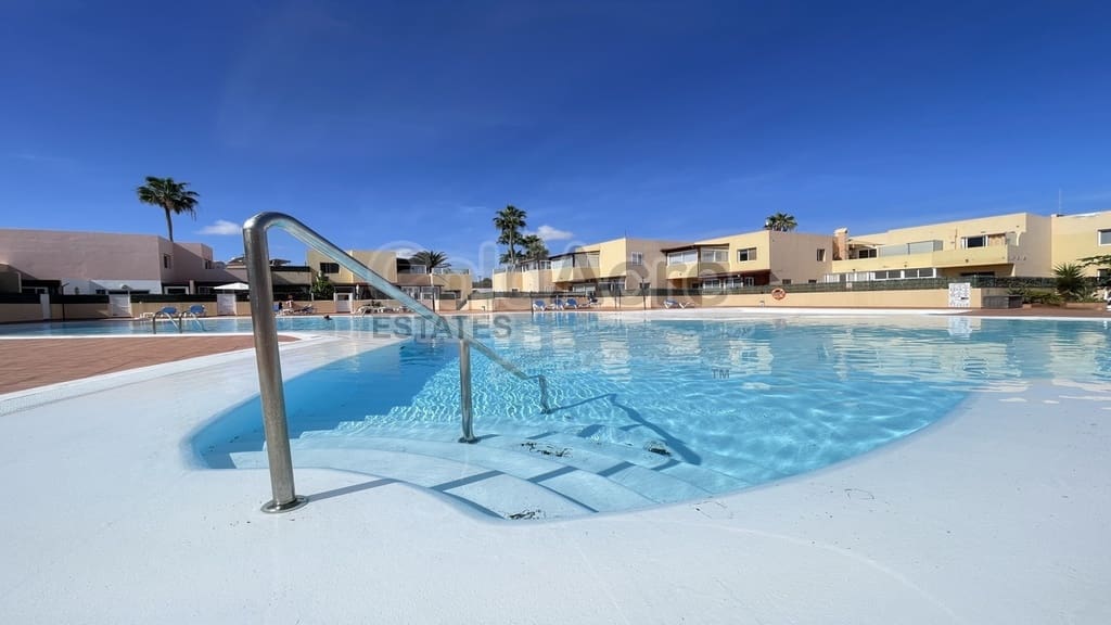 1 bedroom Apartment for sale in Corralejo with pool - € 230,000 (Ref: 10168031)