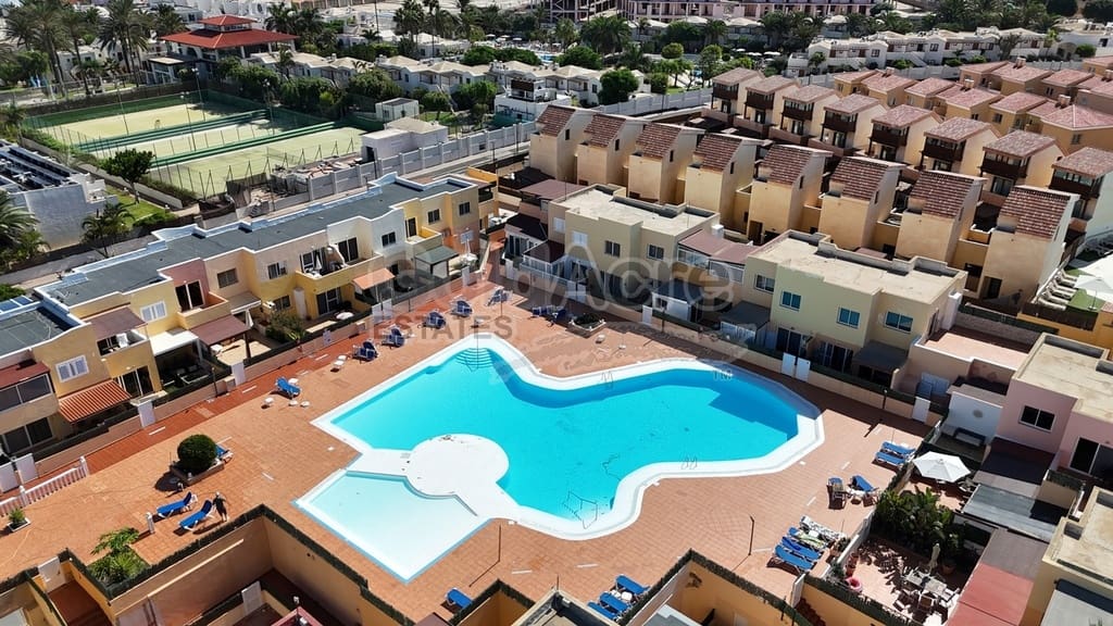 1 bedroom Apartment for sale in Corralejo with pool - € 230,000 (Ref: 10168031)