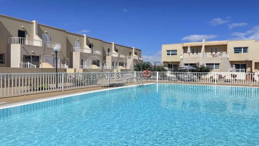 3 bedroom Villa for sale in Antigua with pool - € 229,000 (Ref: 10168032)