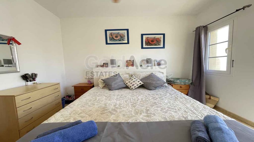 3 bedroom Villa for sale in Antigua with pool - € 229,000 (Ref: 10168032)
