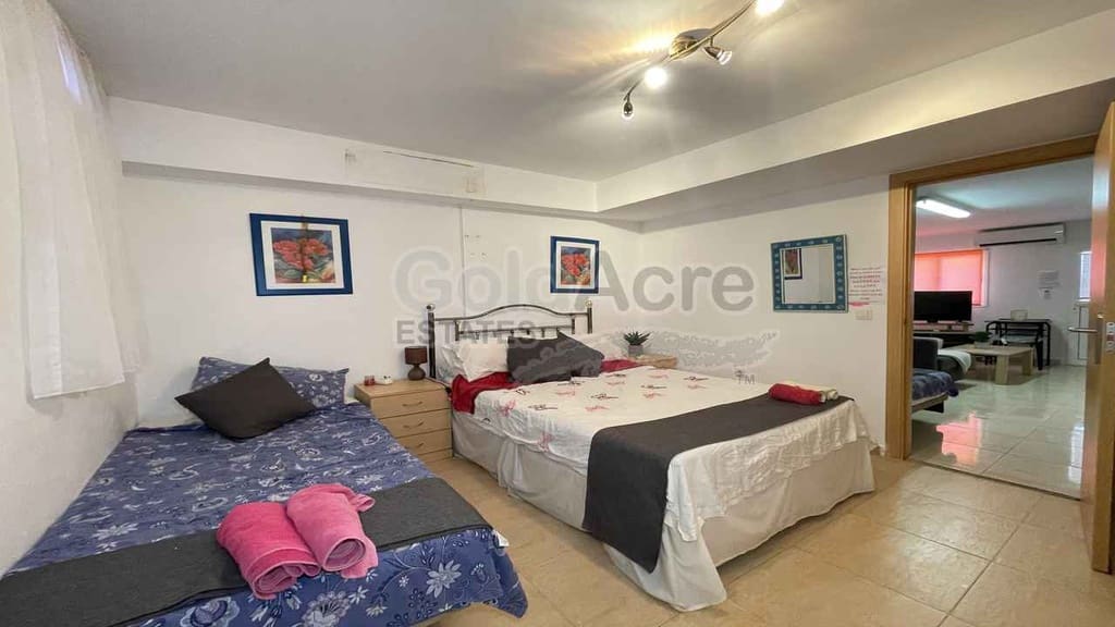 3 bedroom Villa for sale in Antigua with pool - € 229,000 (Ref: 10168032)