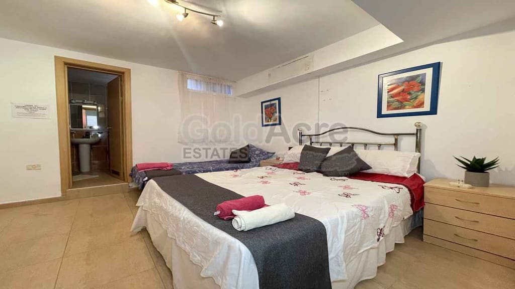 3 bedroom Villa for sale in Antigua with pool - € 229,000 (Ref: 10168032)