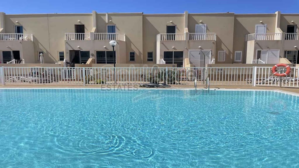 3 bedroom Villa for sale in Antigua with pool - € 229,000 (Ref: 10168032)