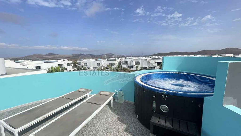 2 bedroom Apartment for sale in Villaverde with pool - € 279,000 (Ref: 10179730)