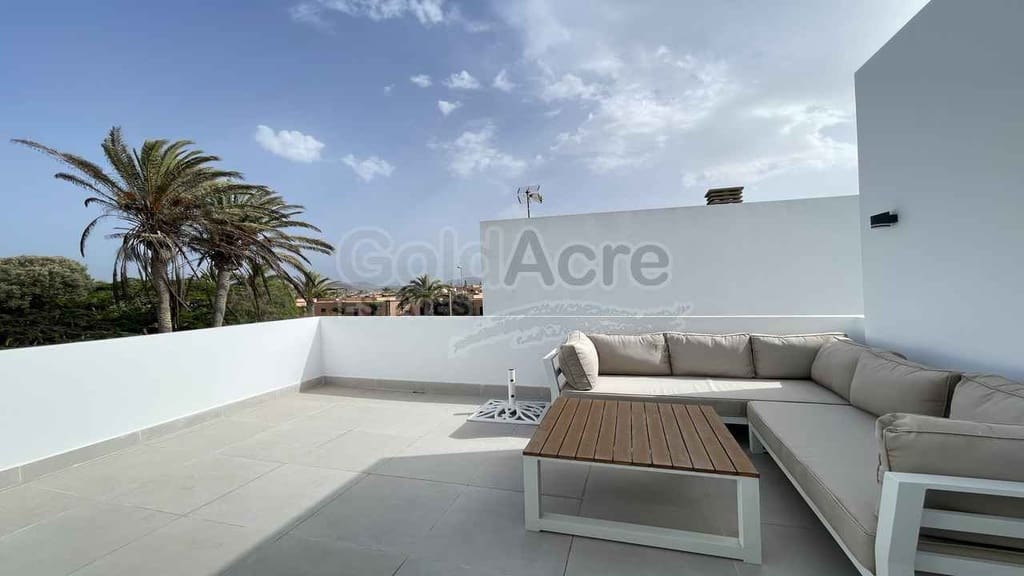 Chalet de 2 habitaciones en Corralejo en venta con piscina garaje - 259.000 € (Ref: 10179731)