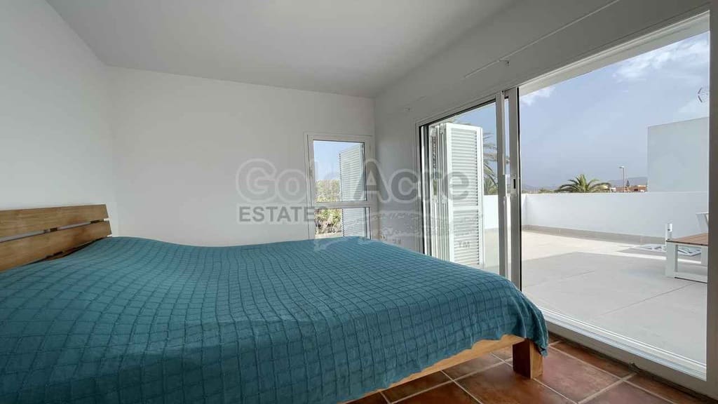 Chalet de 2 habitaciones en Corralejo en venta con piscina garaje - 259.000 € (Ref: 10179731)