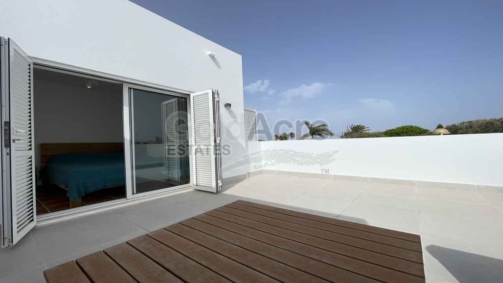 Chalet de 2 habitaciones en Corralejo en venta con piscina garaje - 259.000 € (Ref: 10179731)