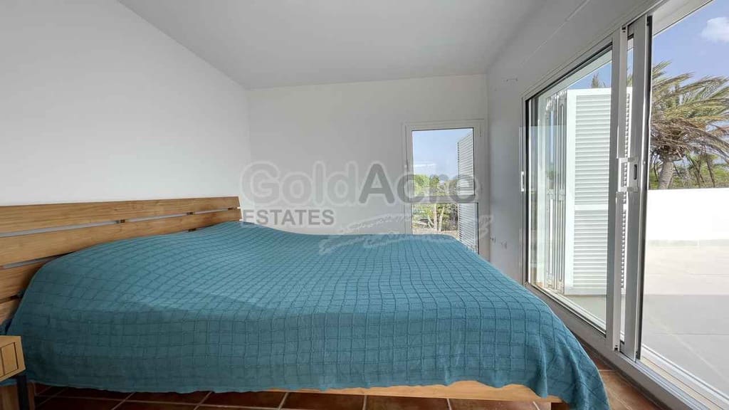 Chalet de 2 habitaciones en Corralejo en venta con piscina garaje - 259.000 € (Ref: 10179731)