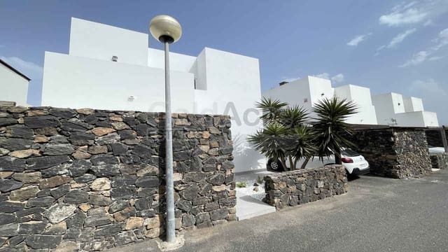 2 Zimmer Villa zu verkaufen in Corralejo, La Oliva mit Pool Garage - 259.000 € (Ref: 10179731)