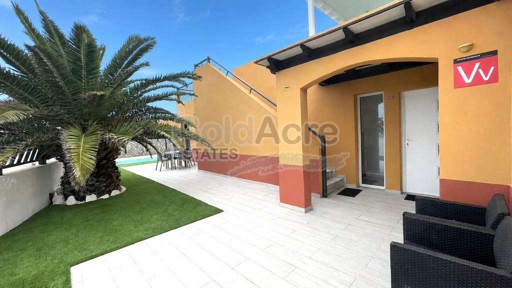 3 slaapkamer Villa te koop in Corralejo met zwembad garage - € 595.000 (Ref: 10186301)