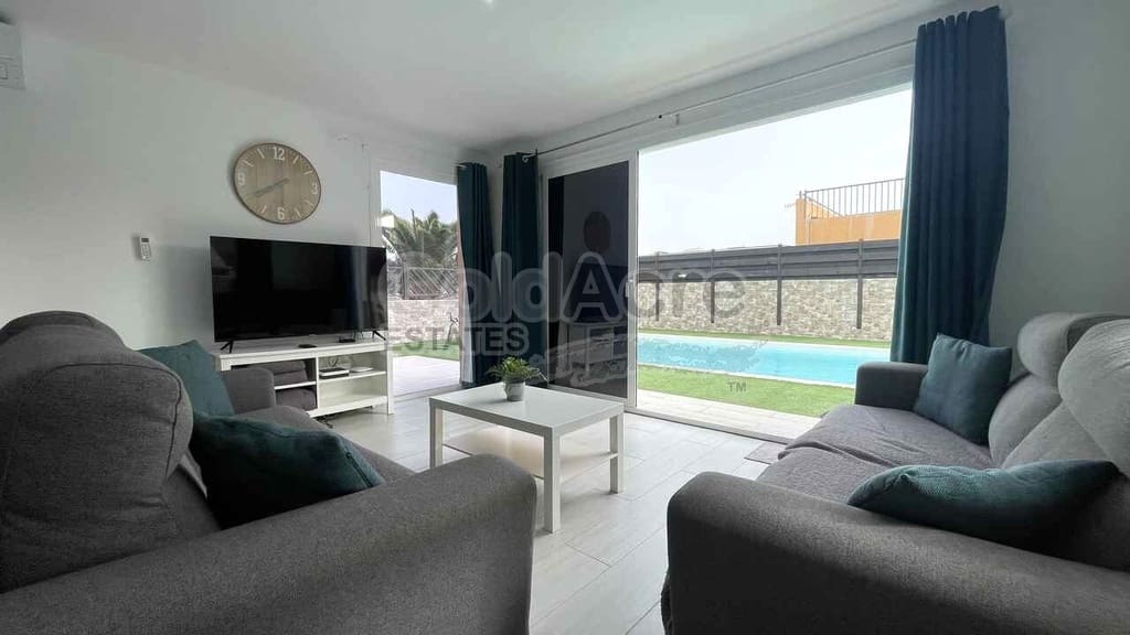 3 slaapkamer Villa te koop in Corralejo met zwembad garage - € 595.000 (Ref: 10186301)