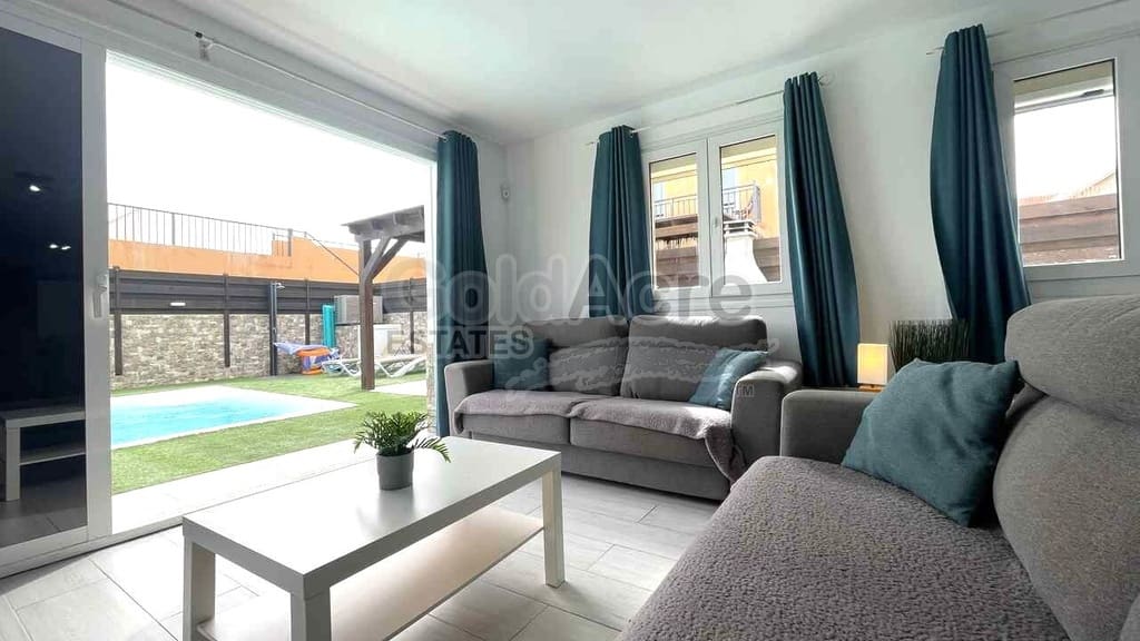 3 slaapkamer Villa te koop in Corralejo met zwembad garage - € 595.000 (Ref: 10186301)