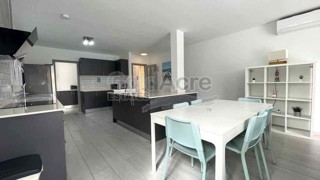 3 slaapkamer Villa te koop in Corralejo met zwembad garage - € 595.000 (Ref: 10186301)