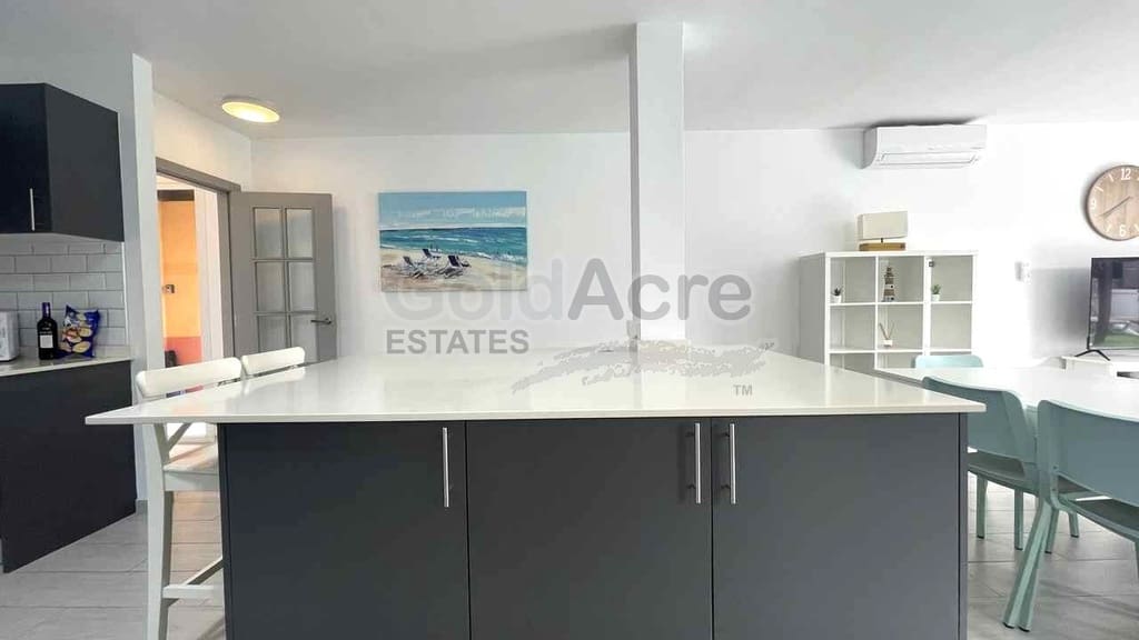 3 slaapkamer Villa te koop in Corralejo met zwembad garage - € 595.000 (Ref: 10186301)