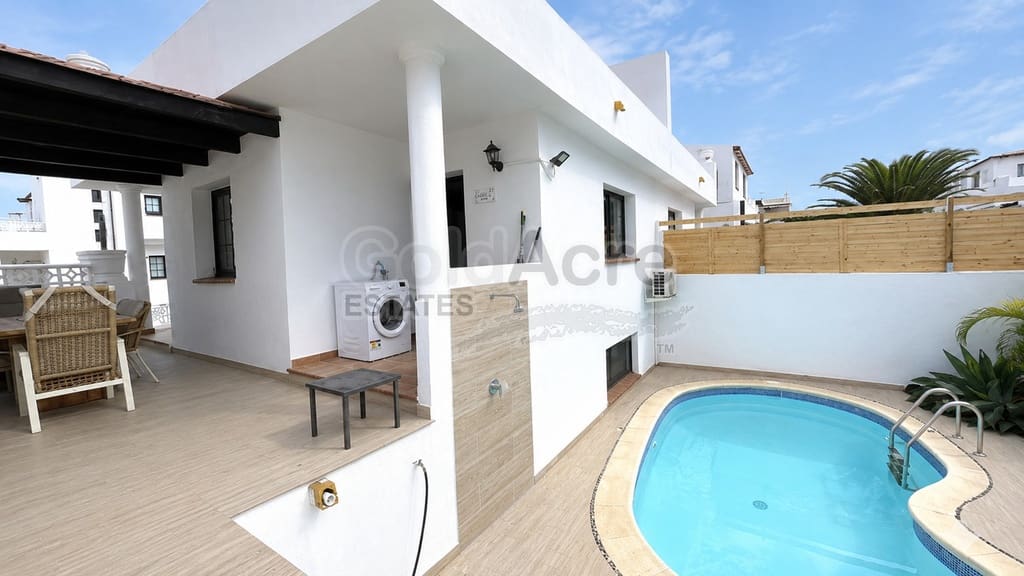 4 soveværelse Villa til salg i Corralejo med swimmingpool garage - € 530.000 (Ref: 10186302)