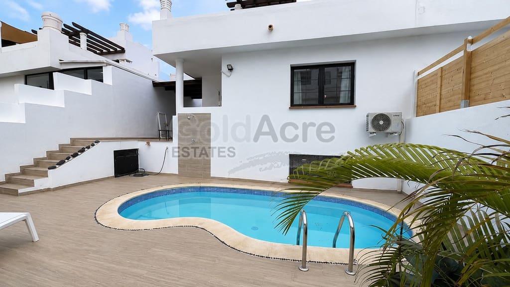 4 soveværelse Villa til salg i Corralejo med swimmingpool garage - € 530.000 (Ref: 10186302)