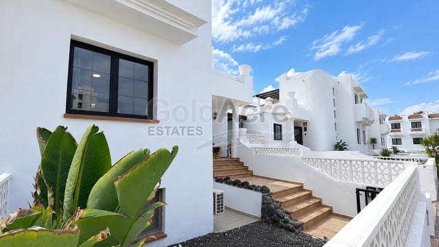 4 soveværelse Villa til salg i Corralejo, La Oliva med swimmingpool garage - € 530.000 (Ref: 10186302)