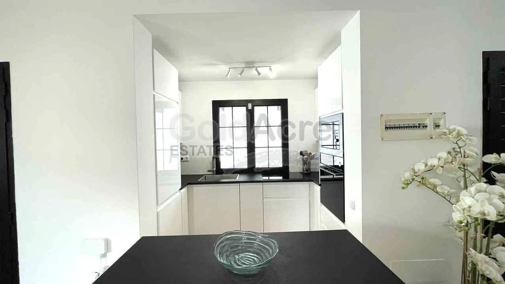 4 soveværelse Villa til salg i Corralejo med swimmingpool garage - € 530.000 (Ref: 10186302)