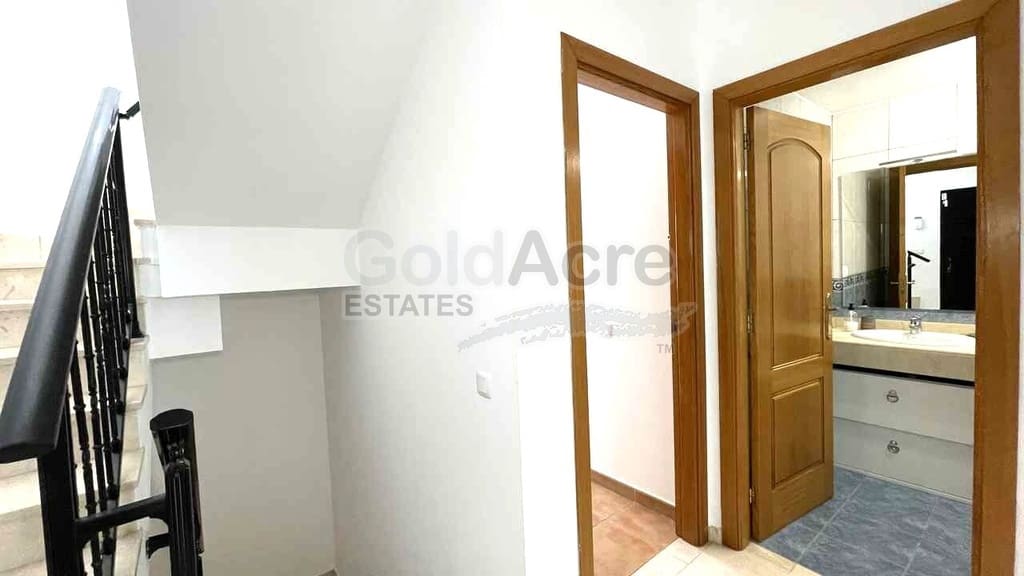 4 soveværelse Villa til salg i Corralejo med swimmingpool garage - € 530.000 (Ref: 10186302)