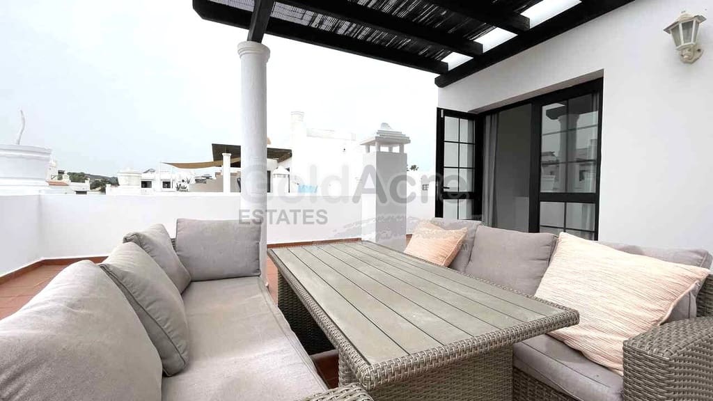 4 soveværelse Villa til salg i Corralejo med swimmingpool garage - € 530.000 (Ref: 10186302)