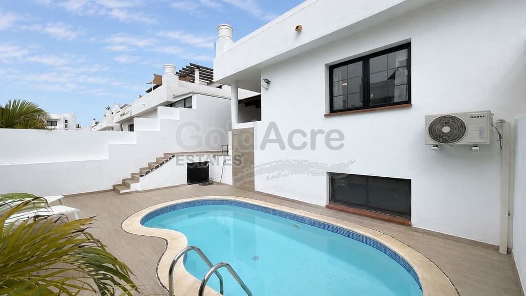 4 soveværelse Villa til salg i Corralejo med swimmingpool garage - € 530.000 (Ref: 10186302)