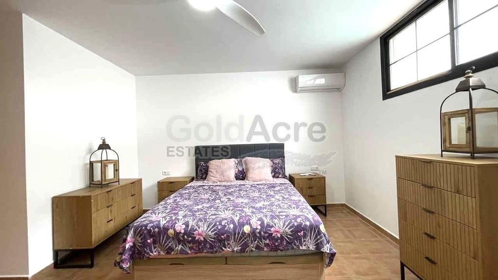 4 soveværelse Villa til salg i Corralejo med swimmingpool garage - € 530.000 (Ref: 10186302)