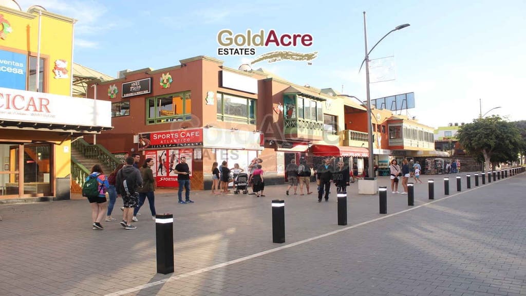 Commercial for sale in Corralejo - € 490,000 (Ref: 7000741)