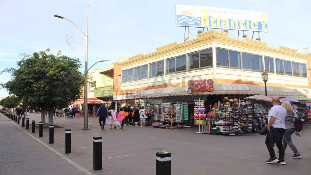 Commercial for sale in Corralejo - € 490,000 (Ref: 7000741)