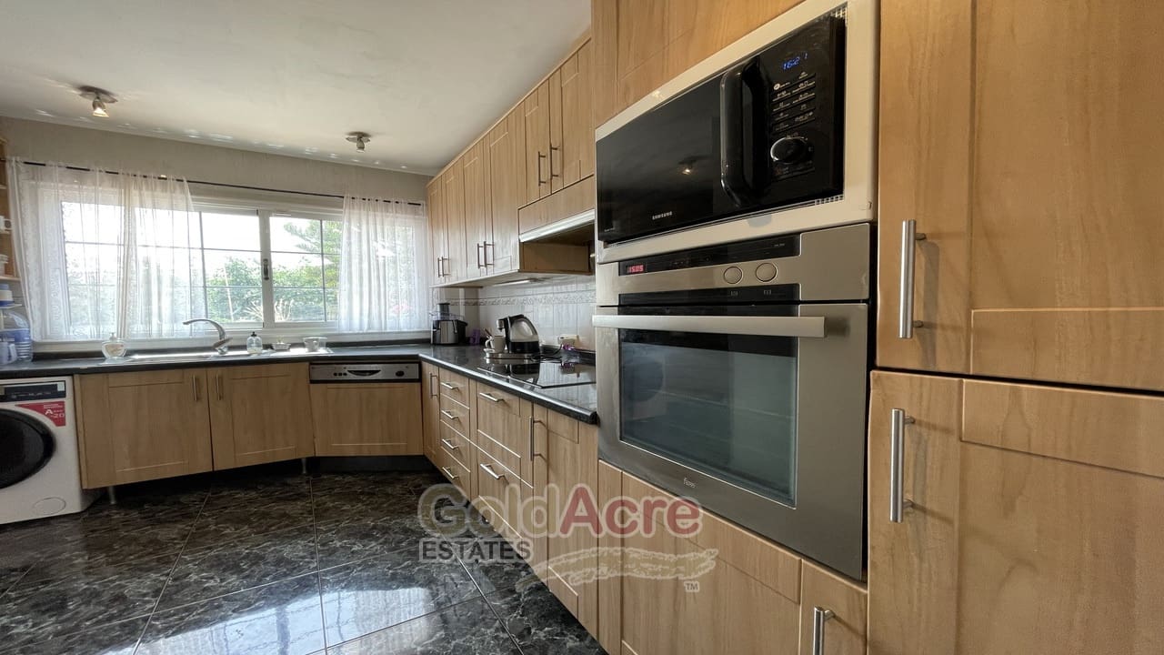 3 quarto Moradia para venda em La Oliva com piscina - 440 000 € (Ref: 7588342)