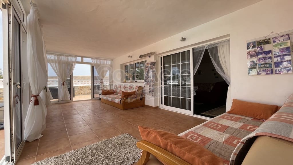 3 makuuhuone Huvila myytävänä paikassa La Oliva mukana uima-altaan - 410 000 € (Ref: 7588342)