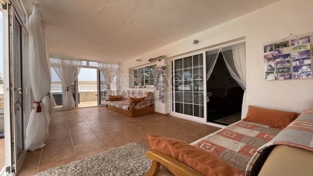 3 soveværelse Villa til salg i La Oliva med swimmingpool - € 410.000 (Ref: 7588342)