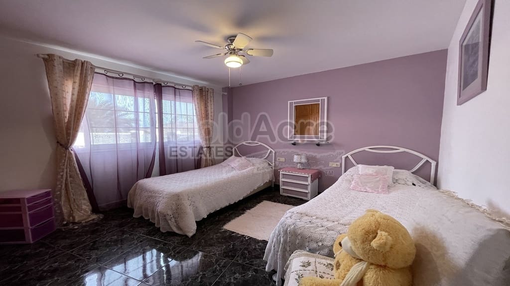 3 makuuhuone Huvila myytävänä paikassa La Oliva mukana uima-altaan - 410 000 € (Ref: 7588342)