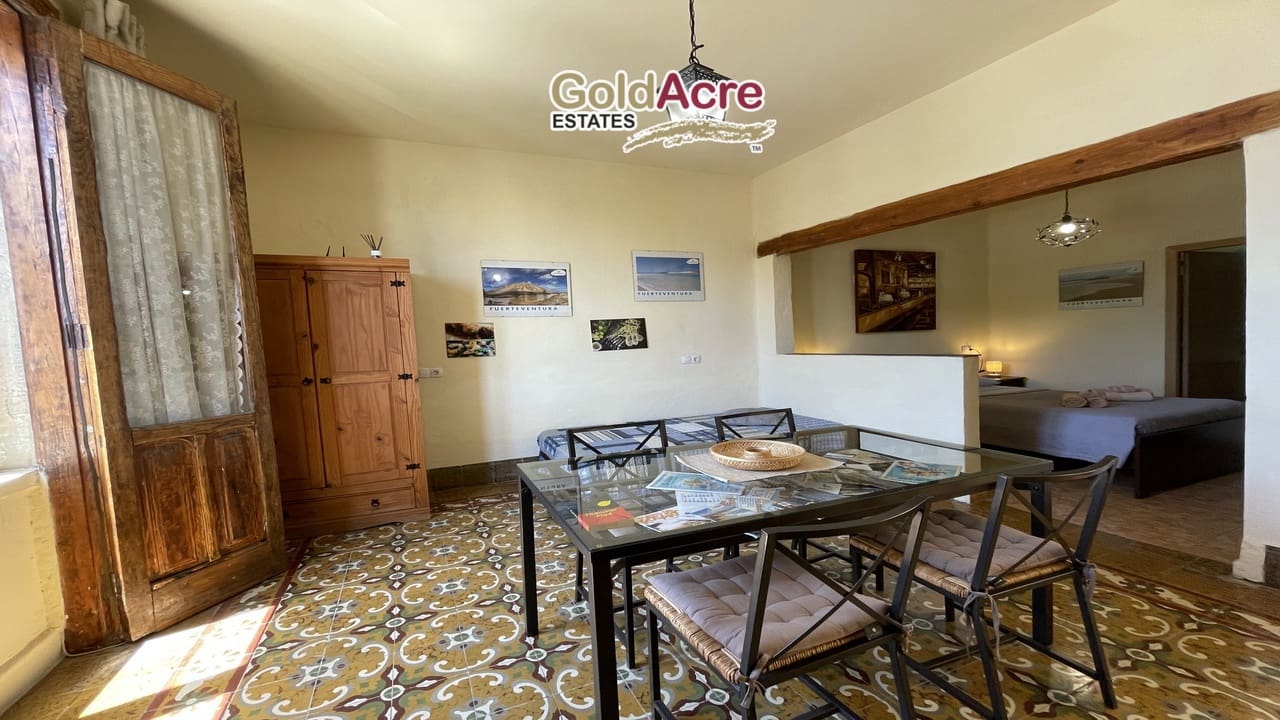 4 soveværelse Villa til salg i Puerto del Rosario - € 595.000 (Ref: 7623048)