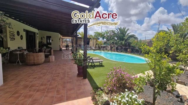 Chalet de 2 habitaciones en Lajares, La Oliva en venta con piscina - 850.000 € (Ref: 7652663)