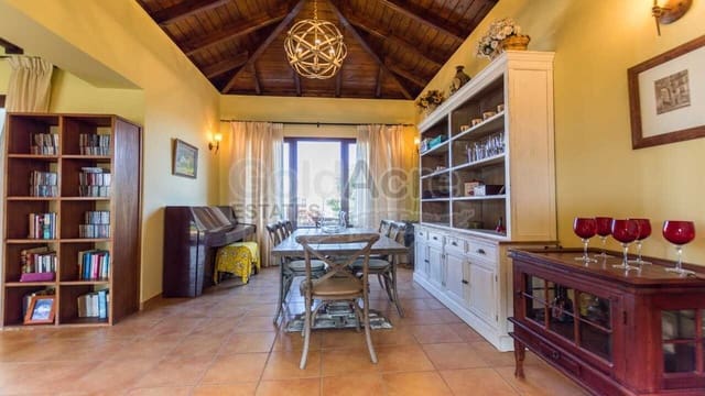 2 soverom Villa til salgs i Lajares, La Oliva med svømmebasseng - € 850 000 (Ref: 7652663)