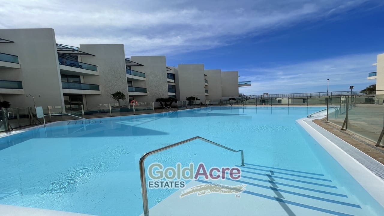 Apartamento de 4 habitaciones en El Cotillo en venta con piscina - 347.700 € (Ref: 7664858)