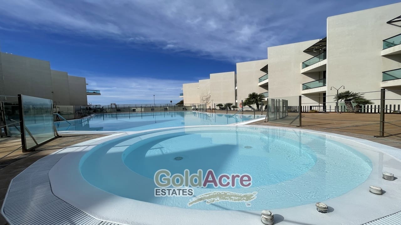 Apartamento de 4 habitaciones en El Cotillo en venta con piscina - 347.700 € (Ref: 7664858)