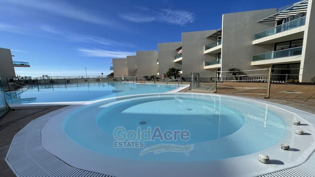 4 bedroom Apartment for sale in El Cotillo with pool - € 311,430 (Ref: 7664858)