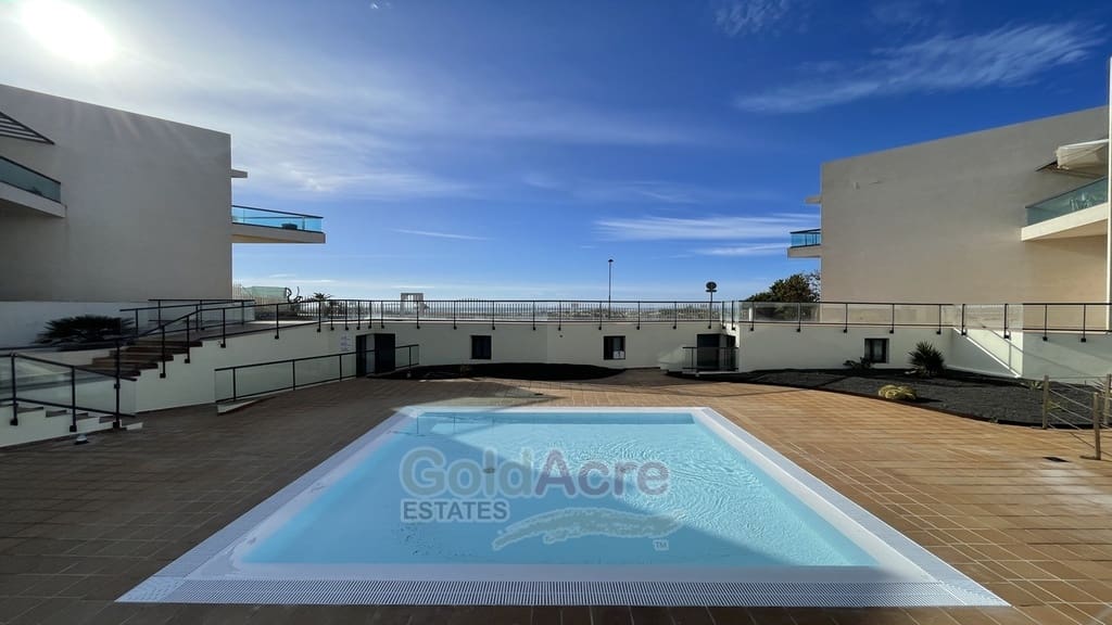 4 bedroom Apartment for sale in El Cotillo with pool - € 311,430 (Ref: 7664858)